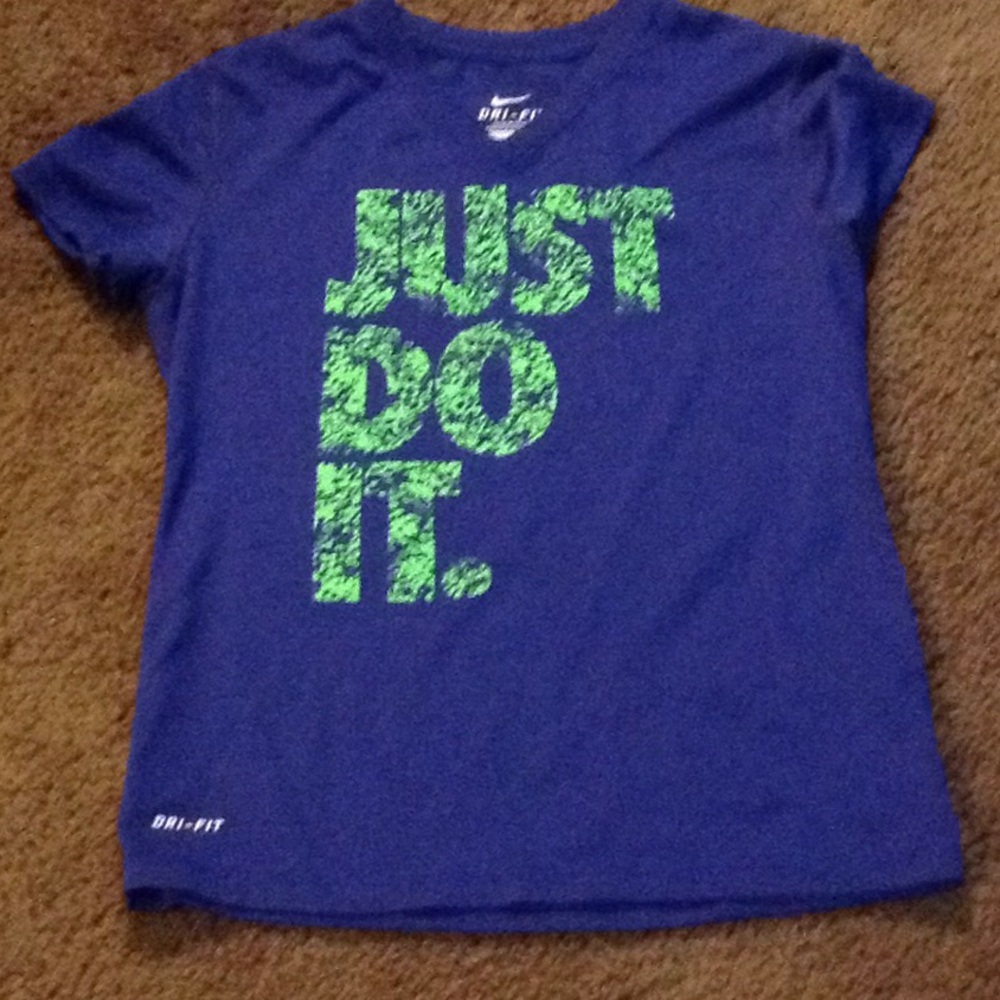 Nike girls shirt